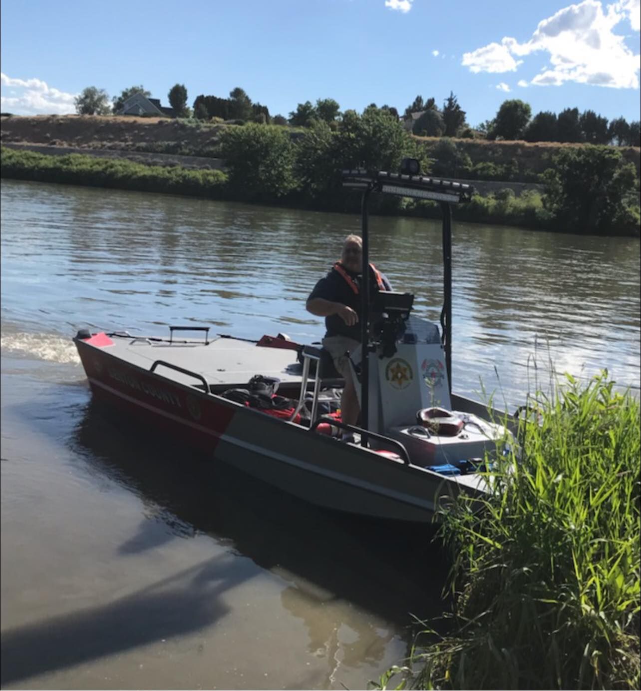 One man is dead after rafting near Horn Rapids